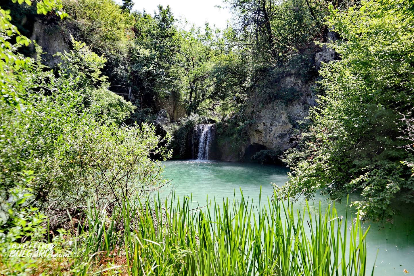 A smaller Hotnitsa waterfall