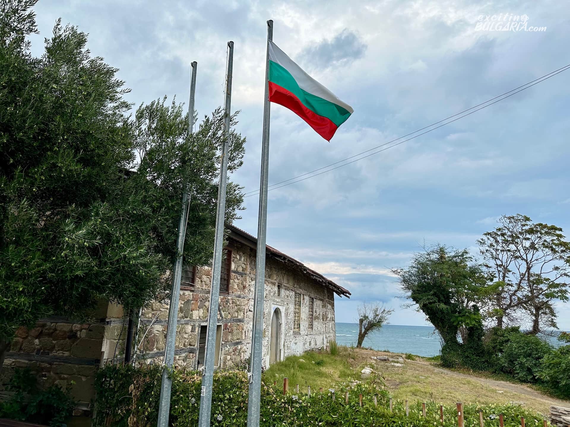 Pomorie-old-church-flag