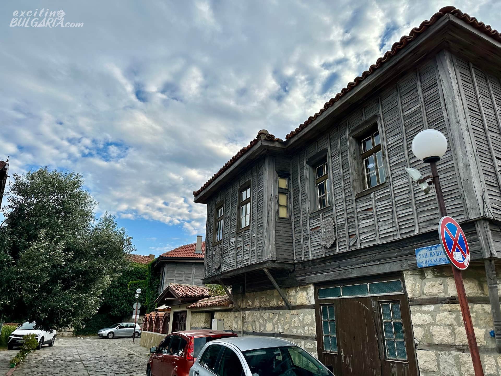 Pomorie-old-houses
