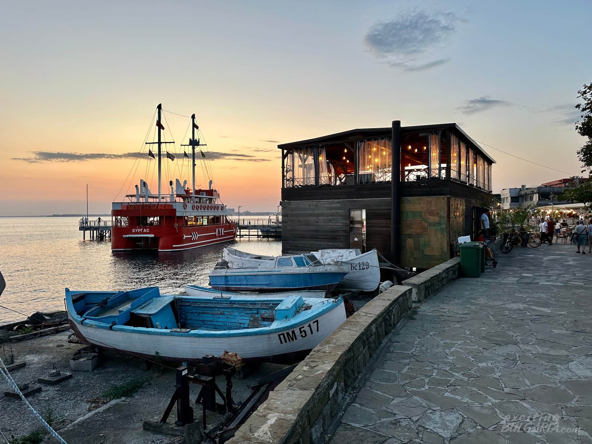 Pomorie-ship-sunset